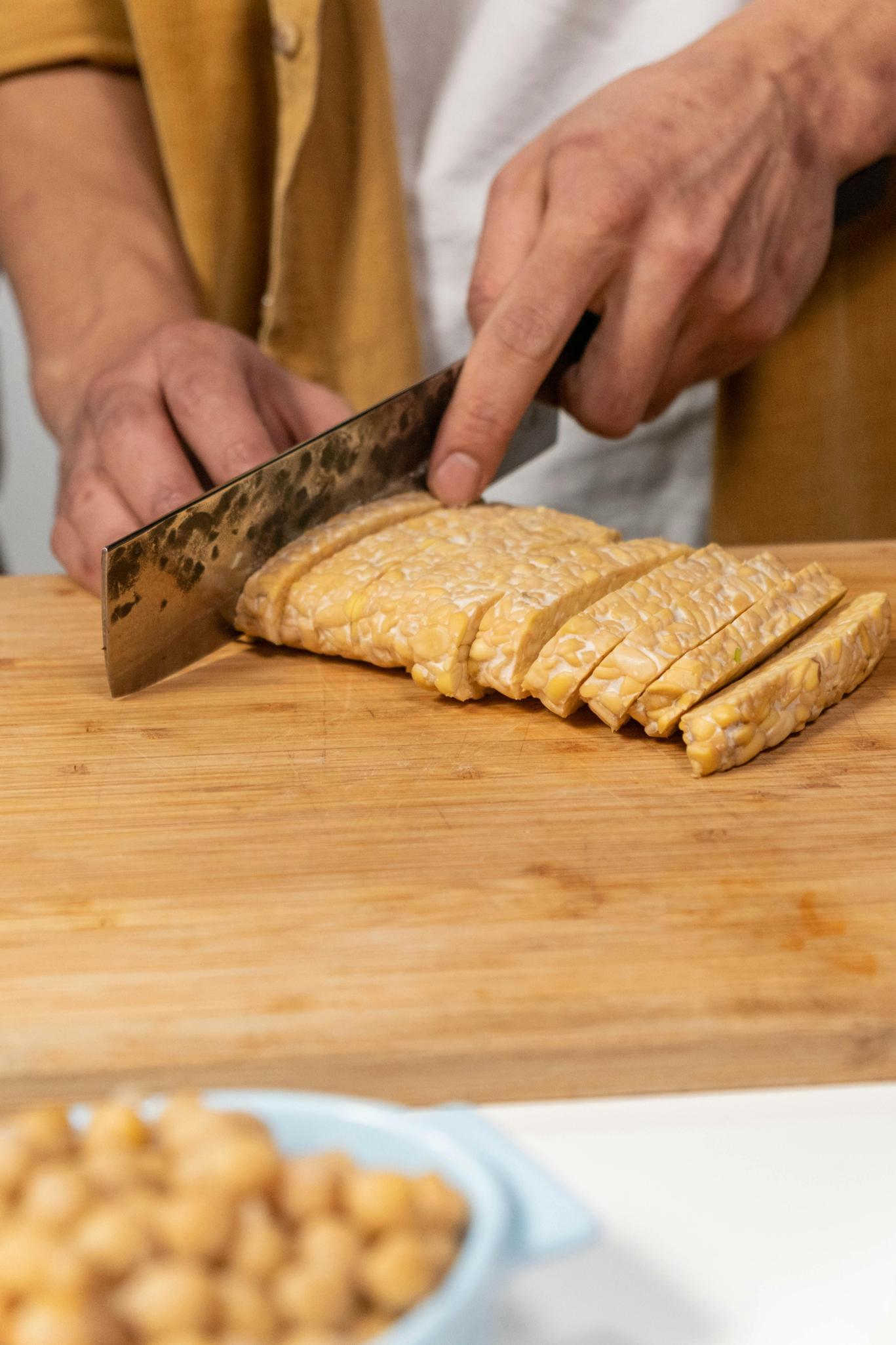 how to clean cutting board